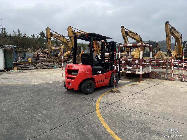 龍巖中力培訓(xùn)叉車司機培訓(xùn)