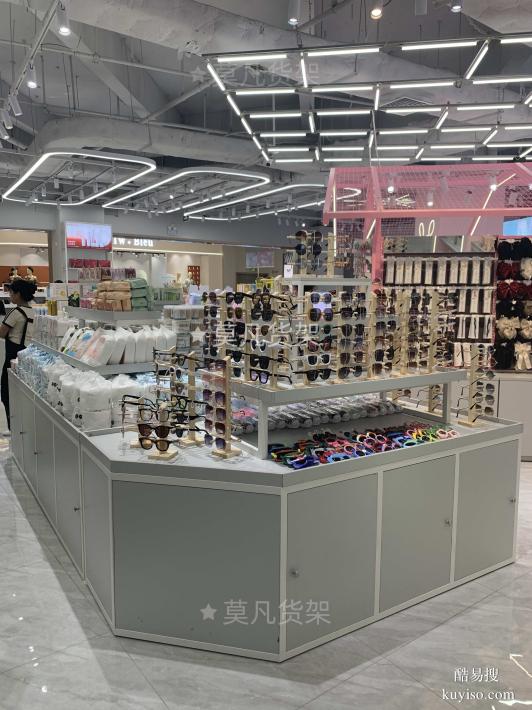 精品店貨架專業(yè)陳列方案提升店鋪顏值與銷量